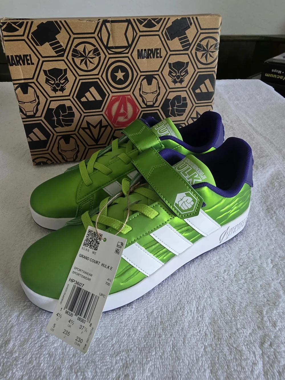 NWT Adidas x Marvel Grand Court Hulk Avengers Kids Sneakers Size 5Y